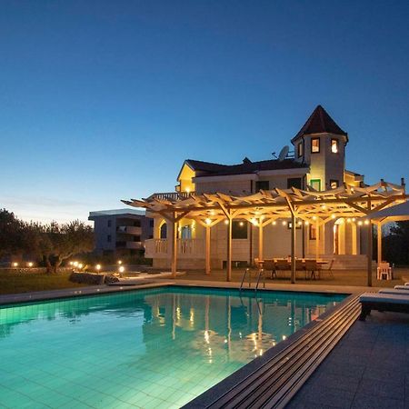 Villa Dream Srima Luaran gambar
