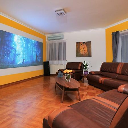 Villa Dream Srima Luaran gambar