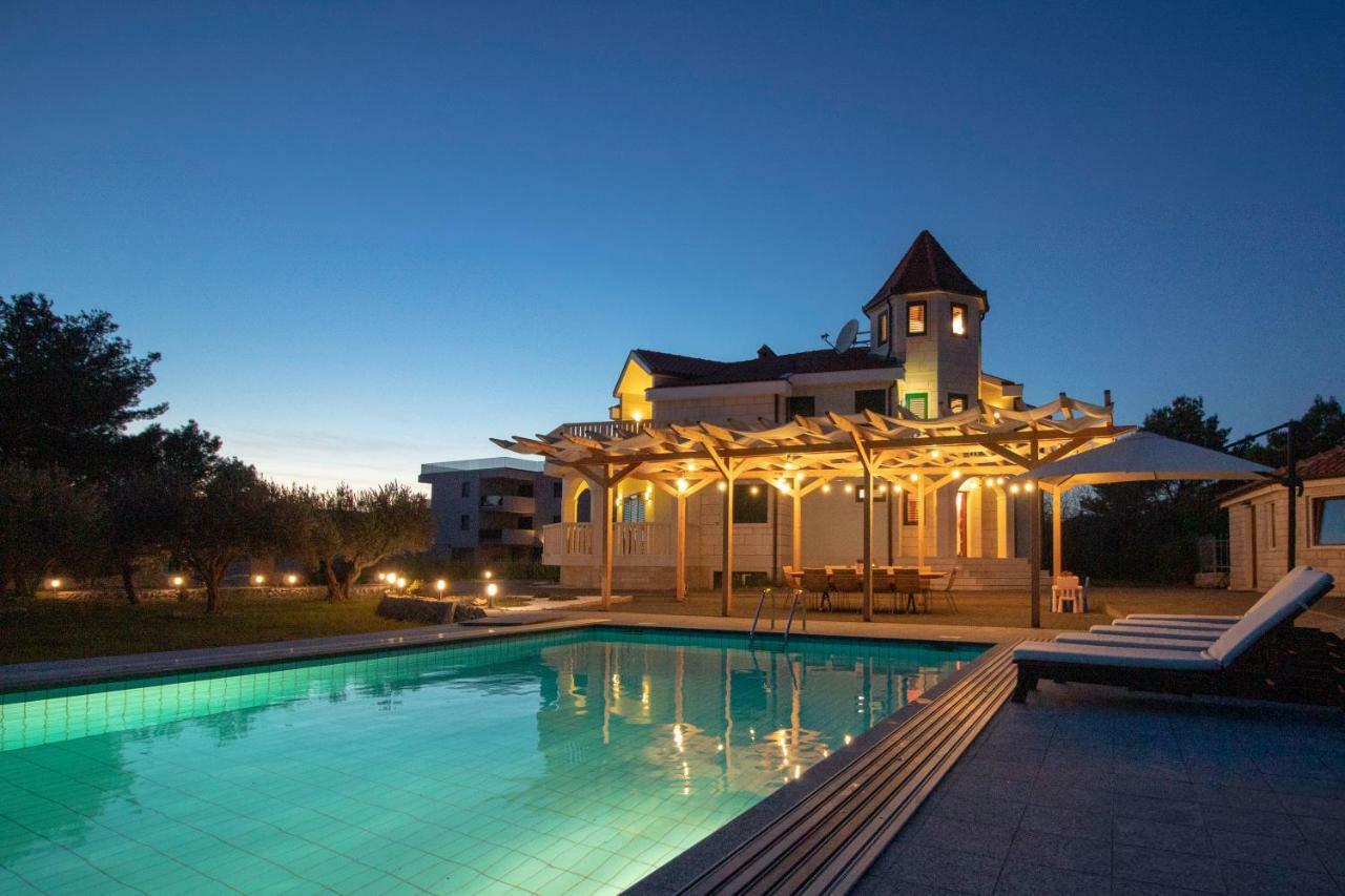 Villa Dream Srima Luaran gambar