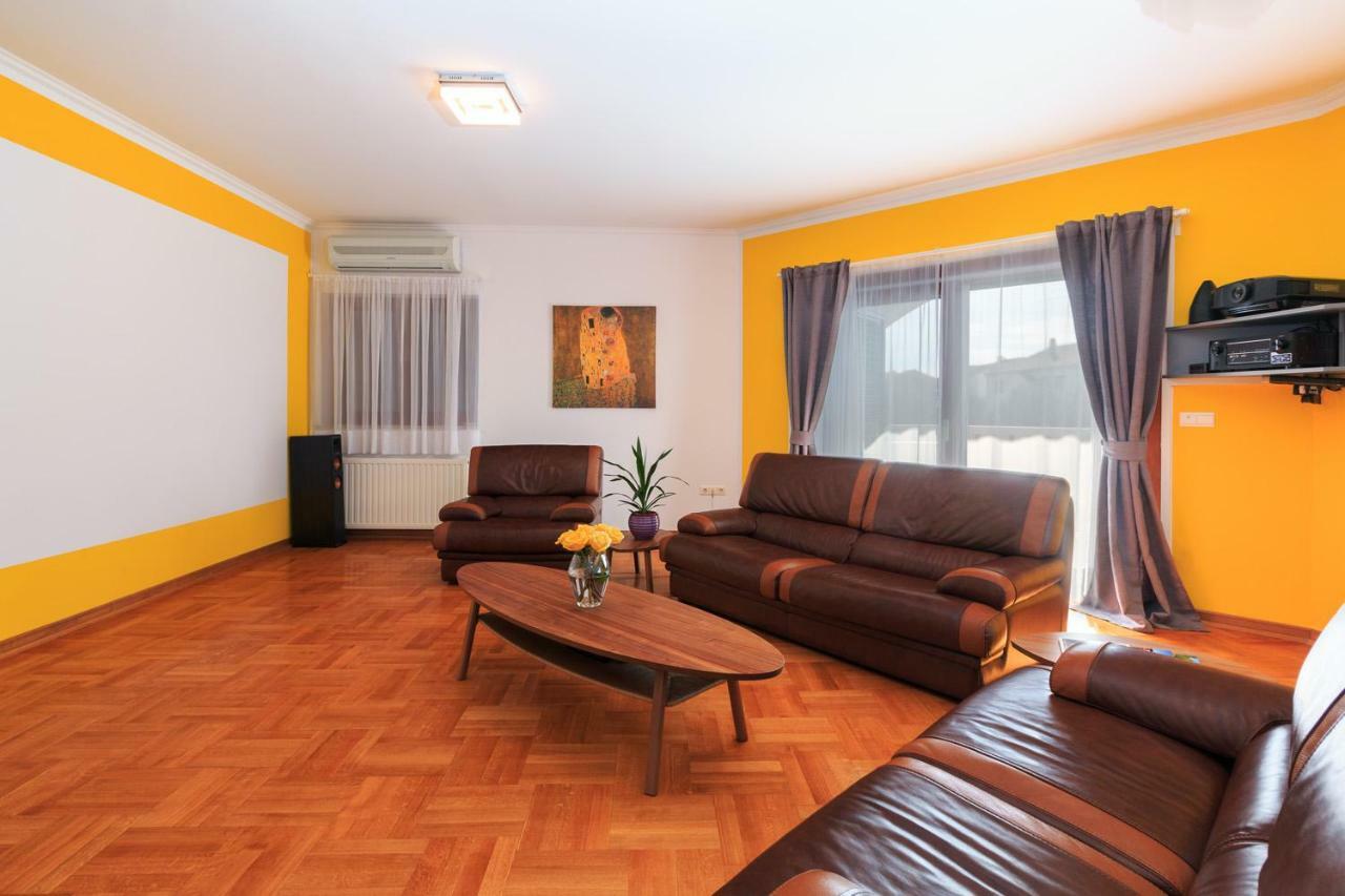 Villa Dream Srima Luaran gambar
