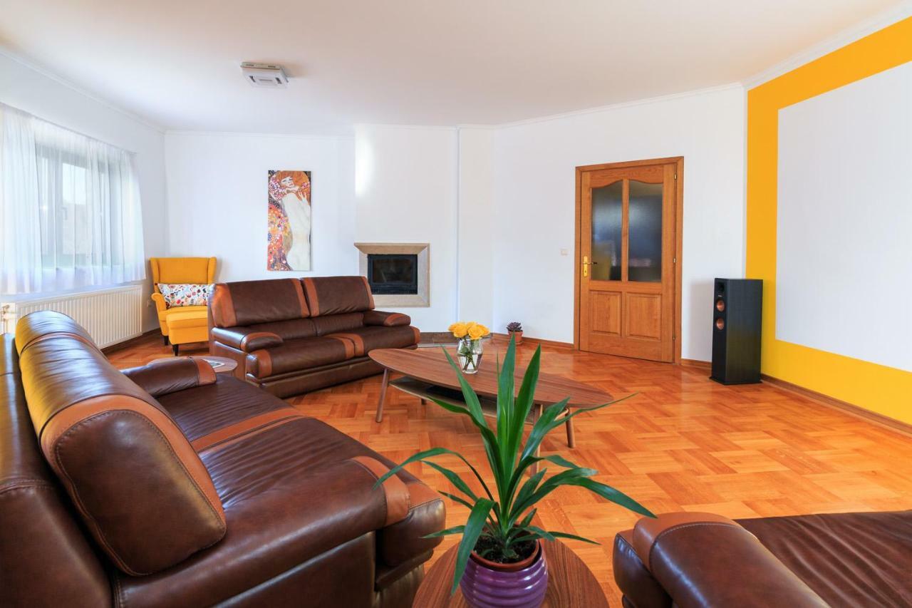 Villa Dream Srima Luaran gambar